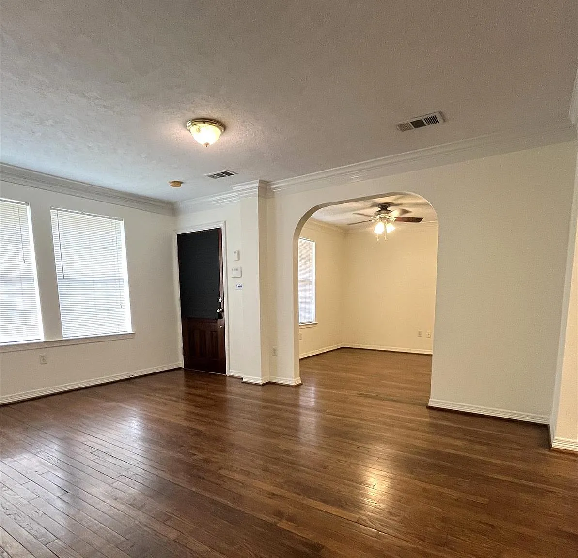 2 bed, 1.0 bath, 1028 sqft, $1,650 — Photo 3