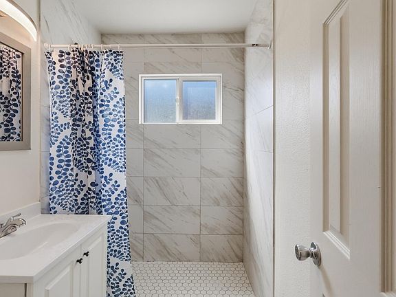5th image of 180 W New York Ave APT 7
