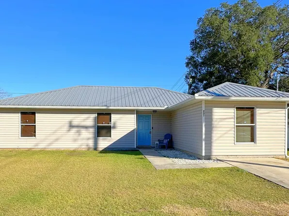 231 Mango Dr, Palatka, FL 32177