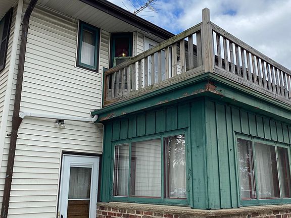 Side view - Unit is upper