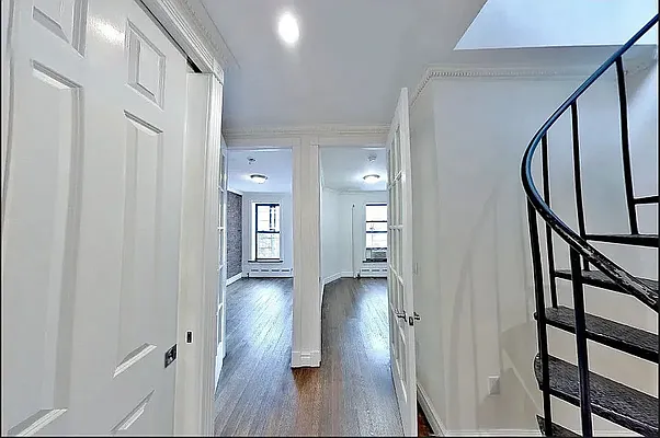 Rented by REAL New York | media 19