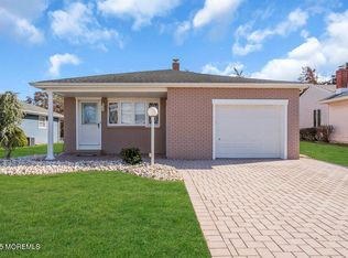 32 Harrington Dr S, Toms River, NJ 08757