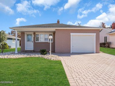 32 Harrington Drive S, Toms River, NJ, 08757