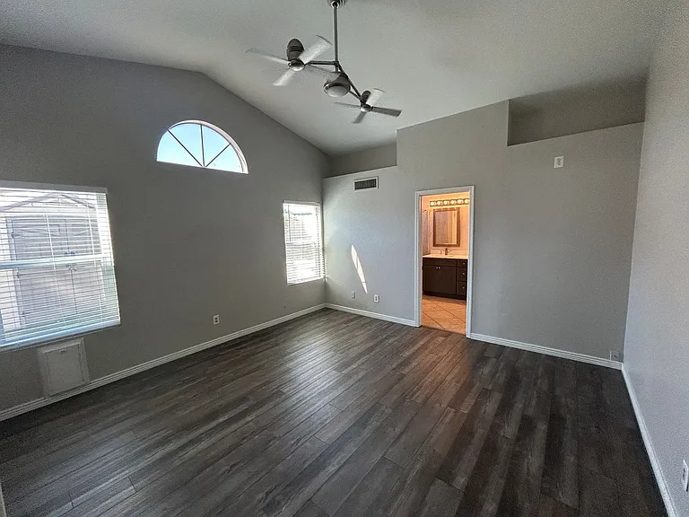 16435 S 43rd St — Photo 9