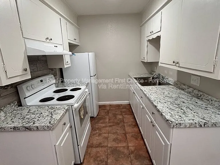 1010 S 19th St #2 — Photo 6