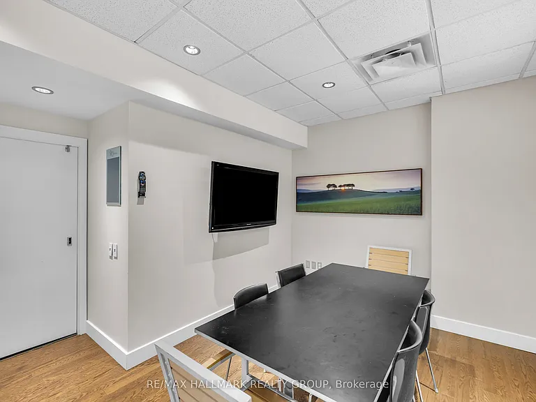 90 George St #1301 — Photo 26