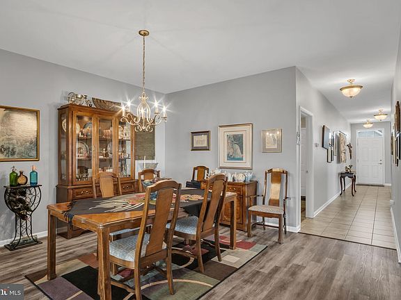 5th image of 238 Colonial Dr