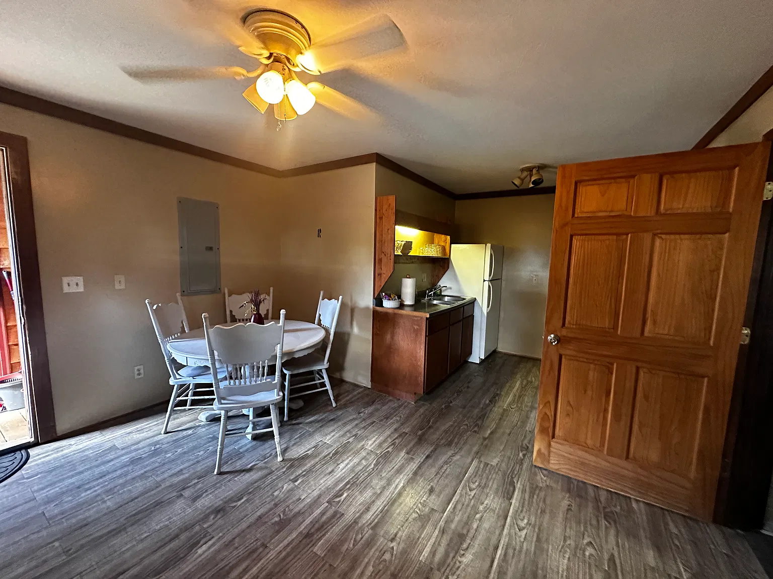 2 bed, 800 sqft, $1,250 — Photo 3