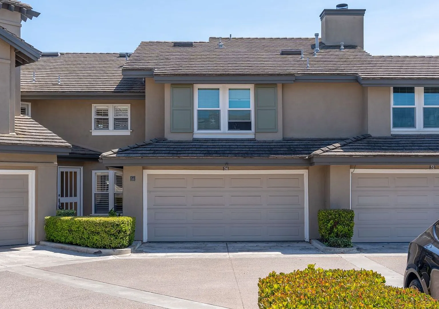 Gorgeous Newly Remodeled Townhome in Exclusive Gated Community — Photo 1