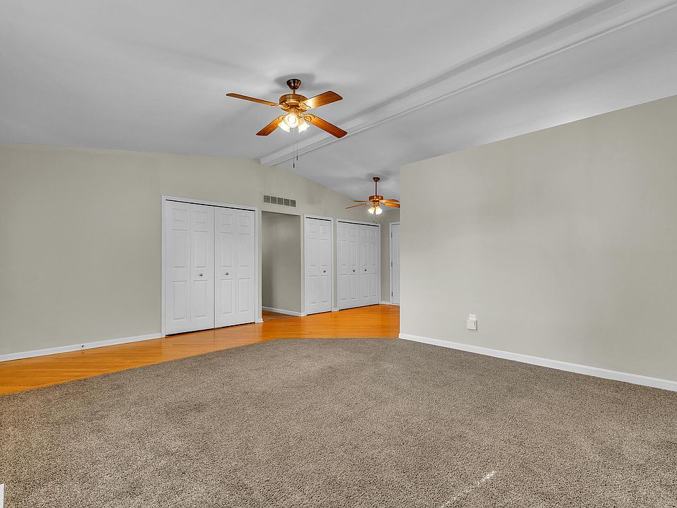 24533 Grove Ave, photo 6