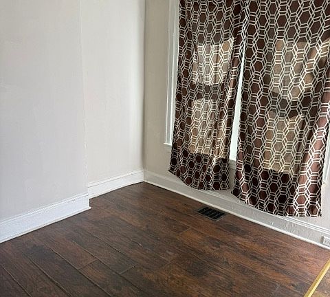 5th image of 428 S Claymont St