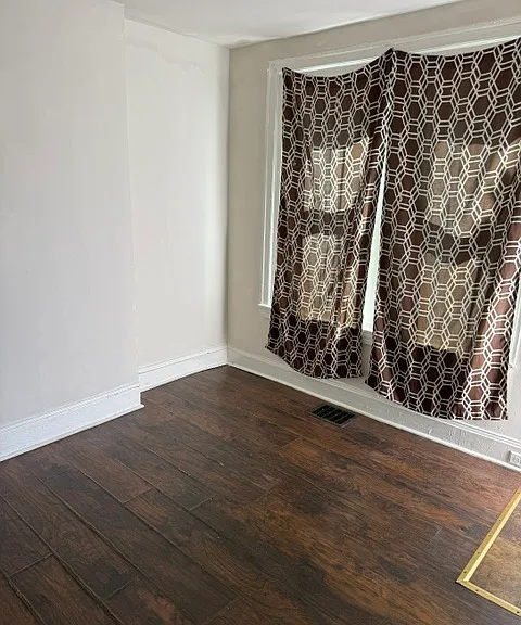 428 S Claymont St — Photo 5