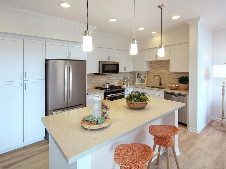 Anacapa Apartment Homes — Photo 7