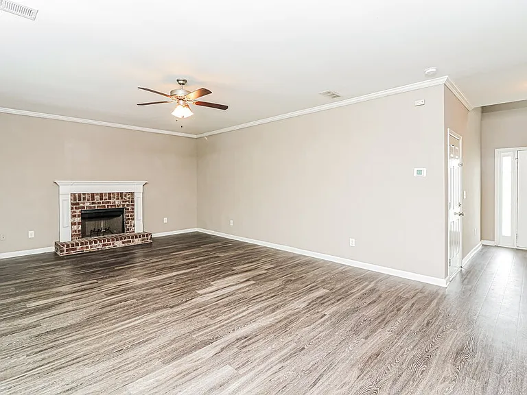 542 Fieldcrest Dr — Photo 8
