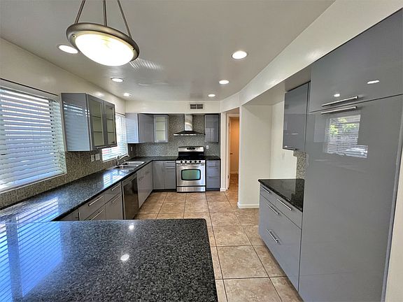 4th image of 8140 Wood Mill Pl