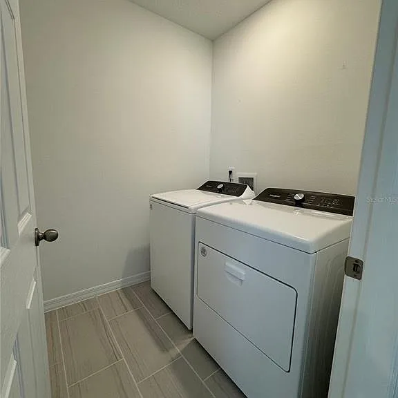 3521 Yarian Dr — Photo 31