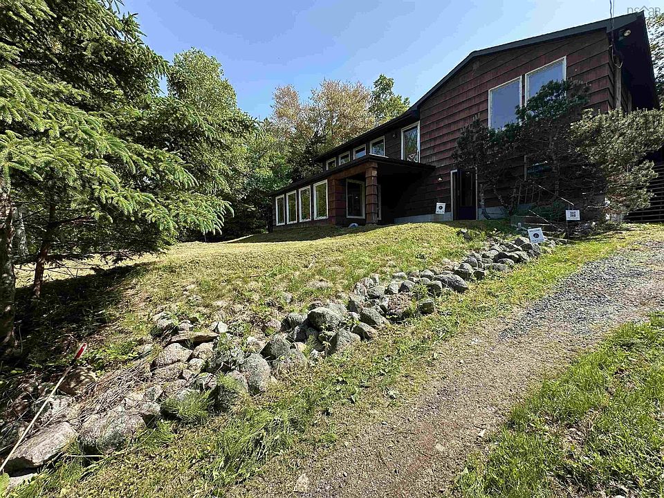 1st image of 179 Camelot Dr