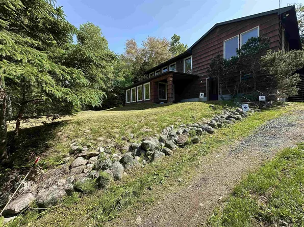179 Camelot Dr, Halifax, NS B3Z 2Z7