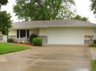 1820 Spring Rd, Grand Island, NE 68801