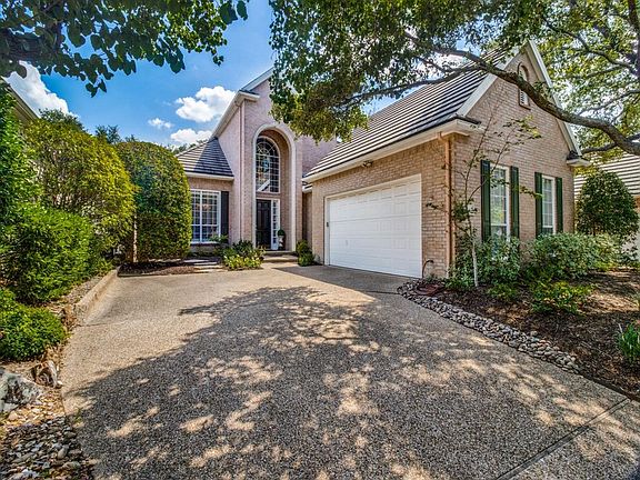 2nd image of 3 Woodcreek Ln