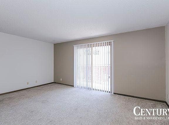 4th image of 2323 D St APT 2