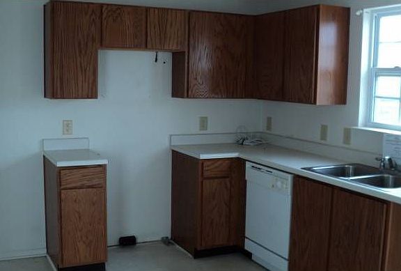 3rd image of 3044 Brandenburg Dr