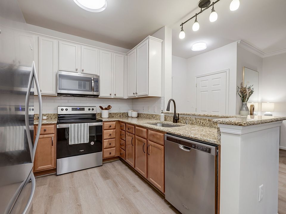 Evergreens at Columbia Town Center 10101 Governor Warfield Pkwy