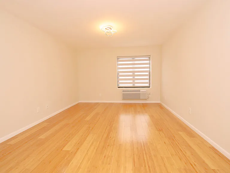 230 W Broadway #307 — Photo 17