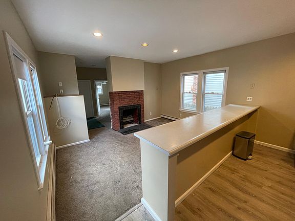 3rd image of 118 W Fulton St #1