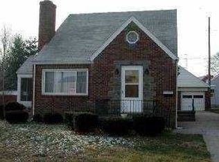 3042 Starr Ave, Oregon, OH 43616