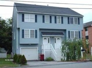 29 Townsend Ave, Lowell, MA 01854