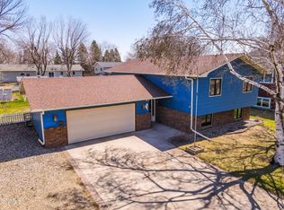930 8th Ave NW, Valley City, ND 58072