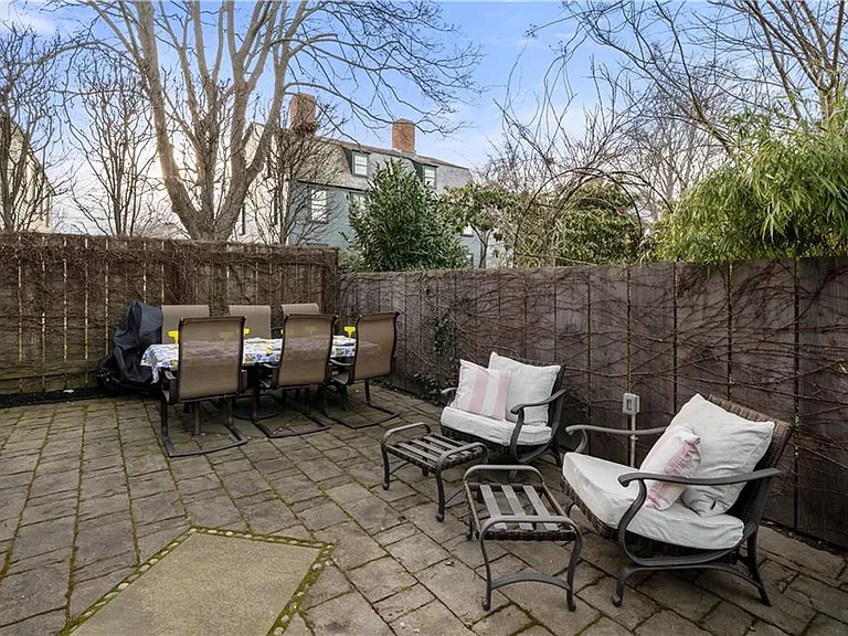 33 Marsh St — Photo 16