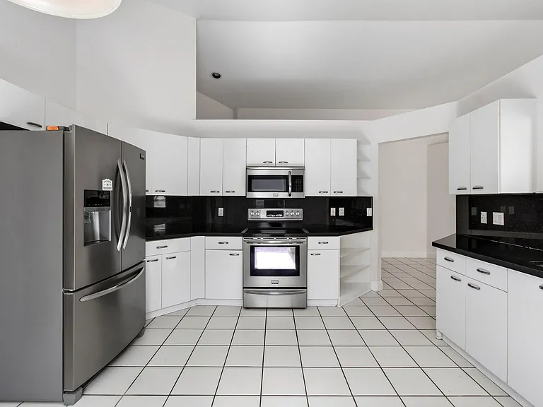 5225 Brookview Dr — Photo 55