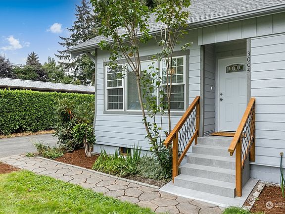 3rd image of 3004 C Street SE
