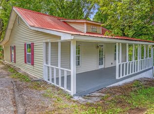 5728 N Broadway St, Knoxville, TN 37918