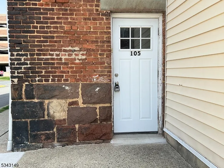60 Veterans Memorial Dr E #105 — Photo 14