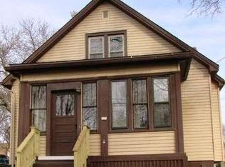 211 S Warren St, Watertown, WI 53094