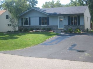 2868 Corinthia Dr, Rochester Hills, MI 48309