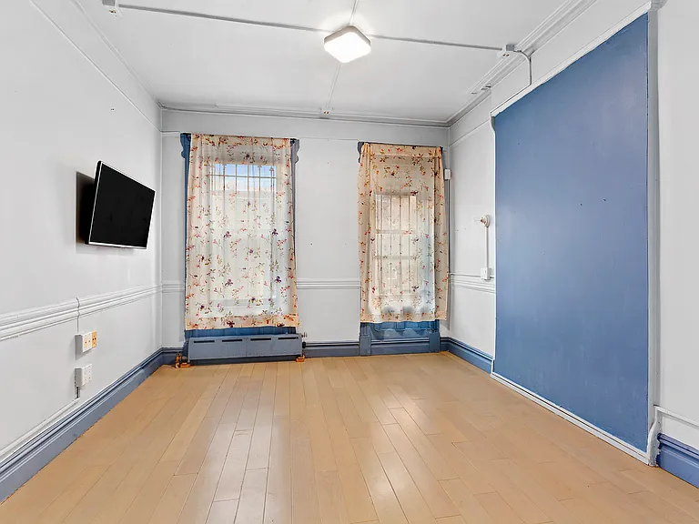 105 Thompson St #14 — Photo 1