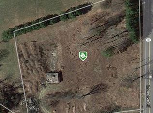 81 Lonetown Rd, Redding, CT 06896