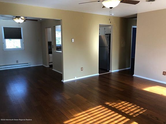 3rd image of 26 Westbrook Dr