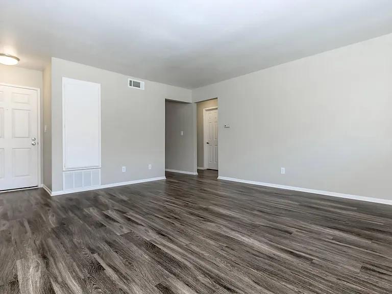 Meadowood Place Apartment Homes — Photo 17