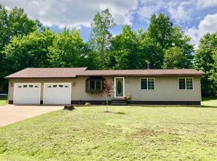 18 Twin Pines Dr, Ishpeming, MI 49849