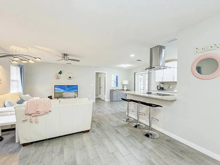 3406 49th St W — Photo 3