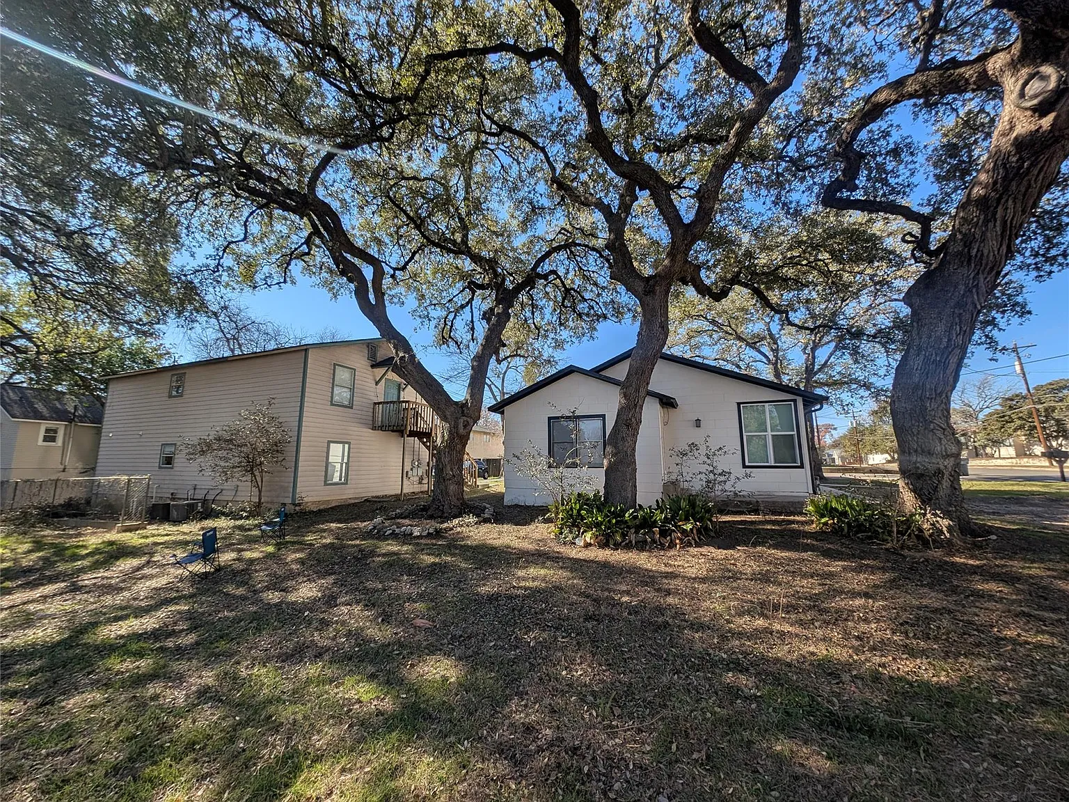 3 bed, 3.0 bath, 3688 sqft, $2,000 — Photo 1
