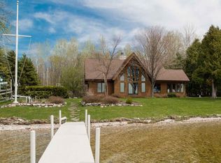 1712 Wahbee Ave, Indian River, MI 49749