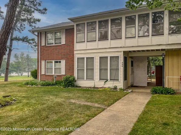38 A Cambridge Court, Lakewood, NJ 08701