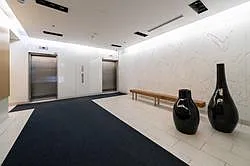 Building Photo - 127 Queen St E #208