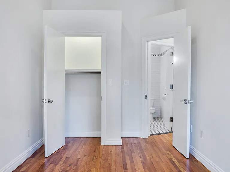 37 W 54th St #PHB — Photo 11
